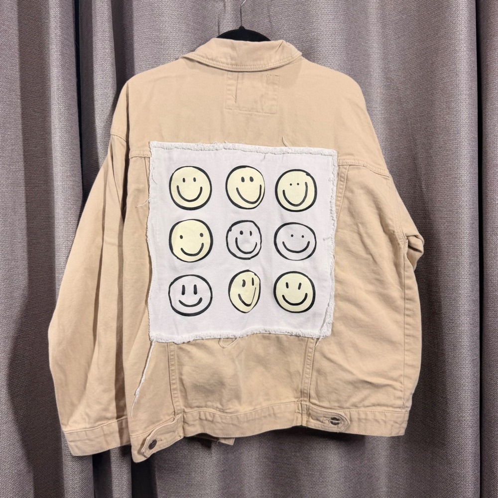 Fantastic Fawn Tan Denim Jacket Smiley Face‎ Patch Back Graphic Womens Large L